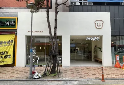 모어 샌드위치 프랜차이즈 본점 인테리어